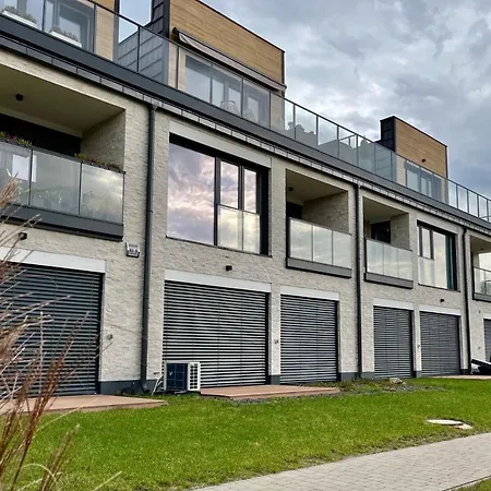 Hawkinsa Apartment